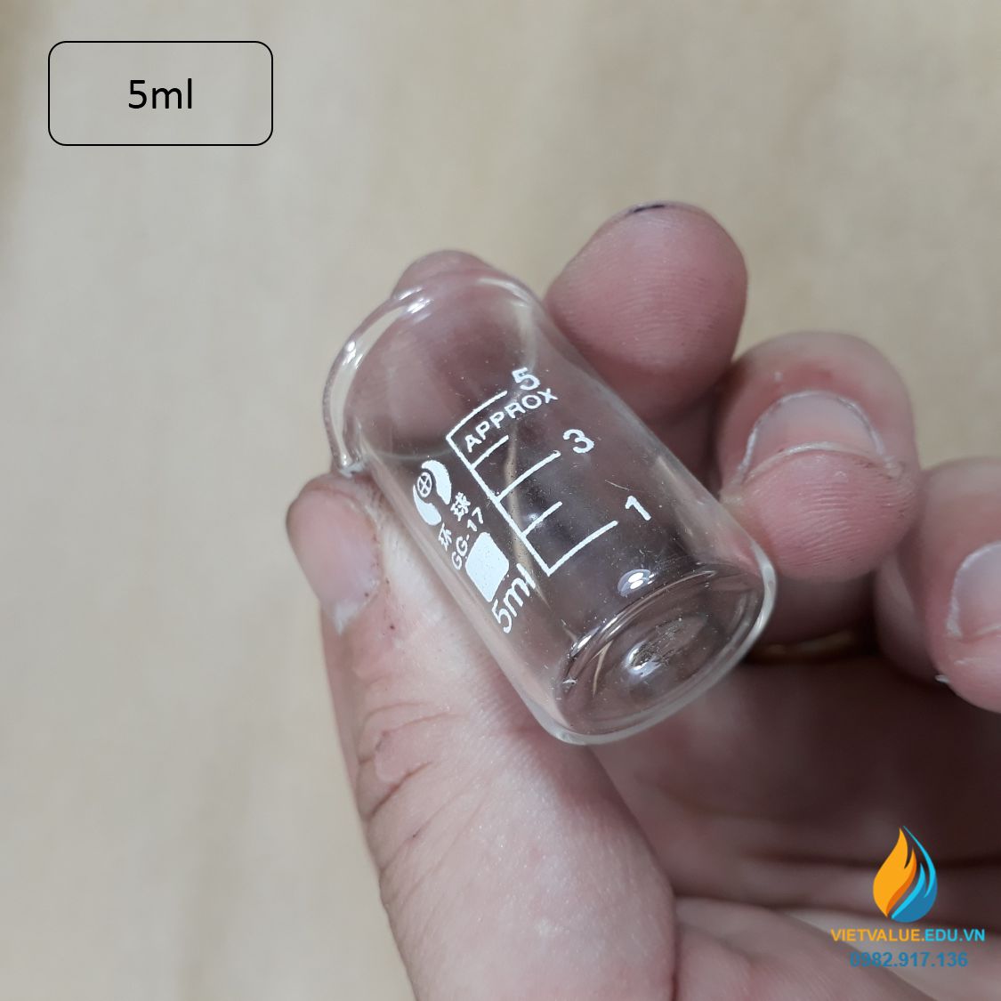Cốc đong thủy tinh có vạch chia, dung tích 5ml, có mỏ, chịu nhiệt độ cao