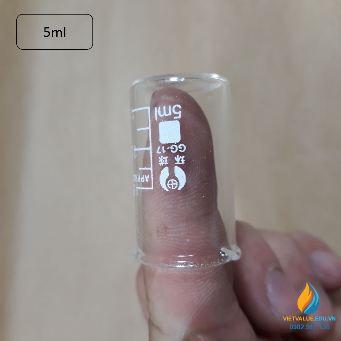 Cốc đong thủy tinh có vạch chia, dung tích 5ml, có mỏ, chịu nhiệt độ cao