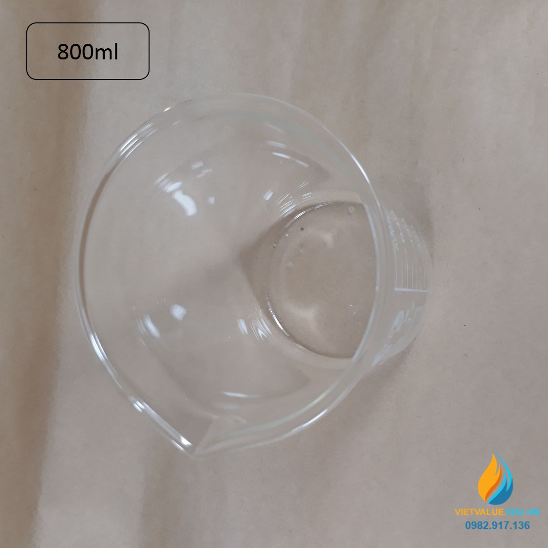 Cốc đong thủy tinh có vạch chia, dung tích 800ml, có mỏ, chịu nhiệt độ cao