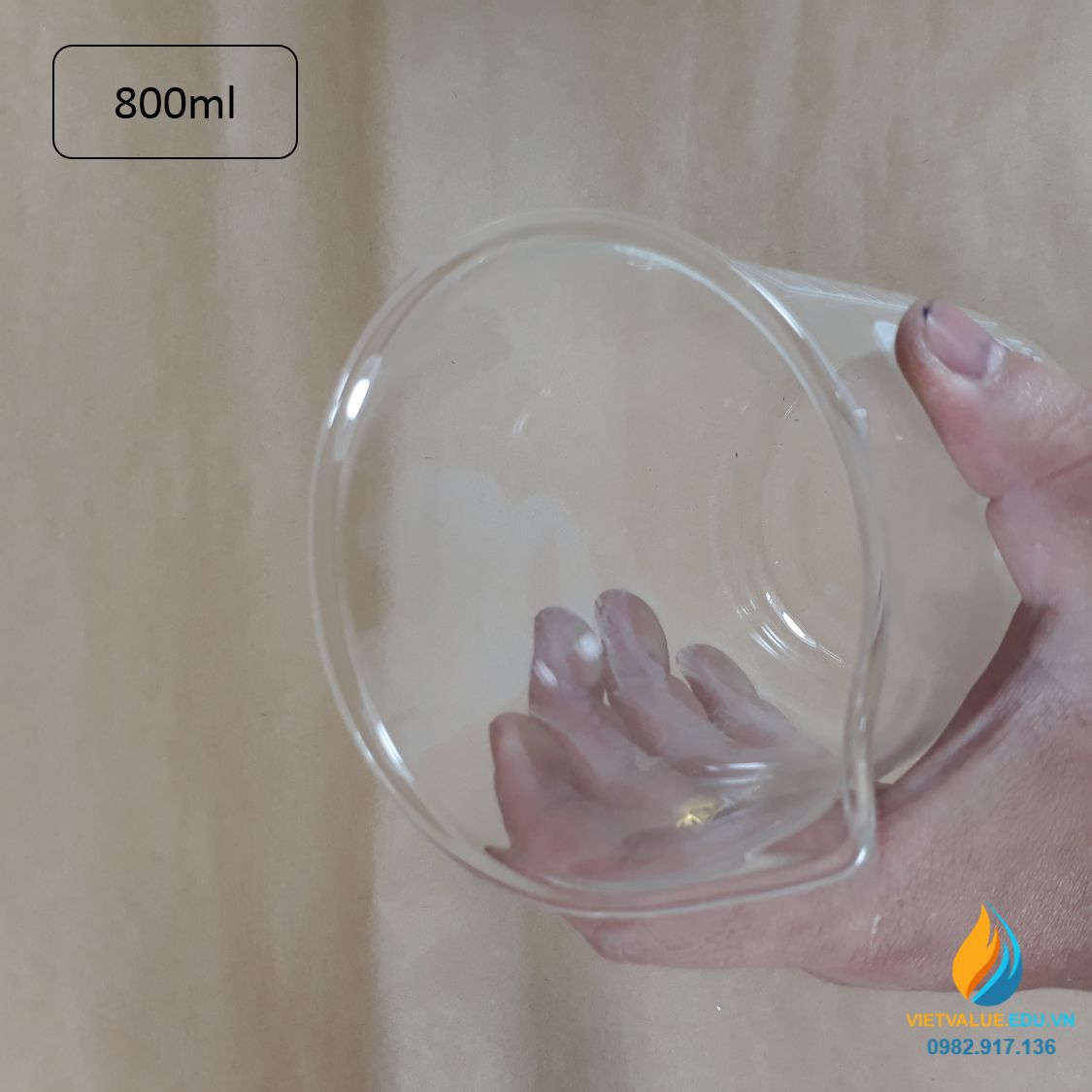 Cốc đong thủy tinh có vạch chia, dung tích 800ml, có mỏ, chịu nhiệt độ cao