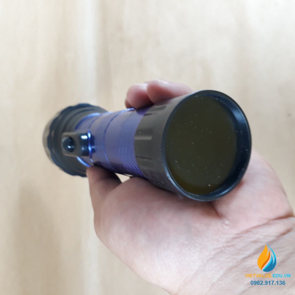 Đèn pin, dụng cụ thực hành stem cho học sinh