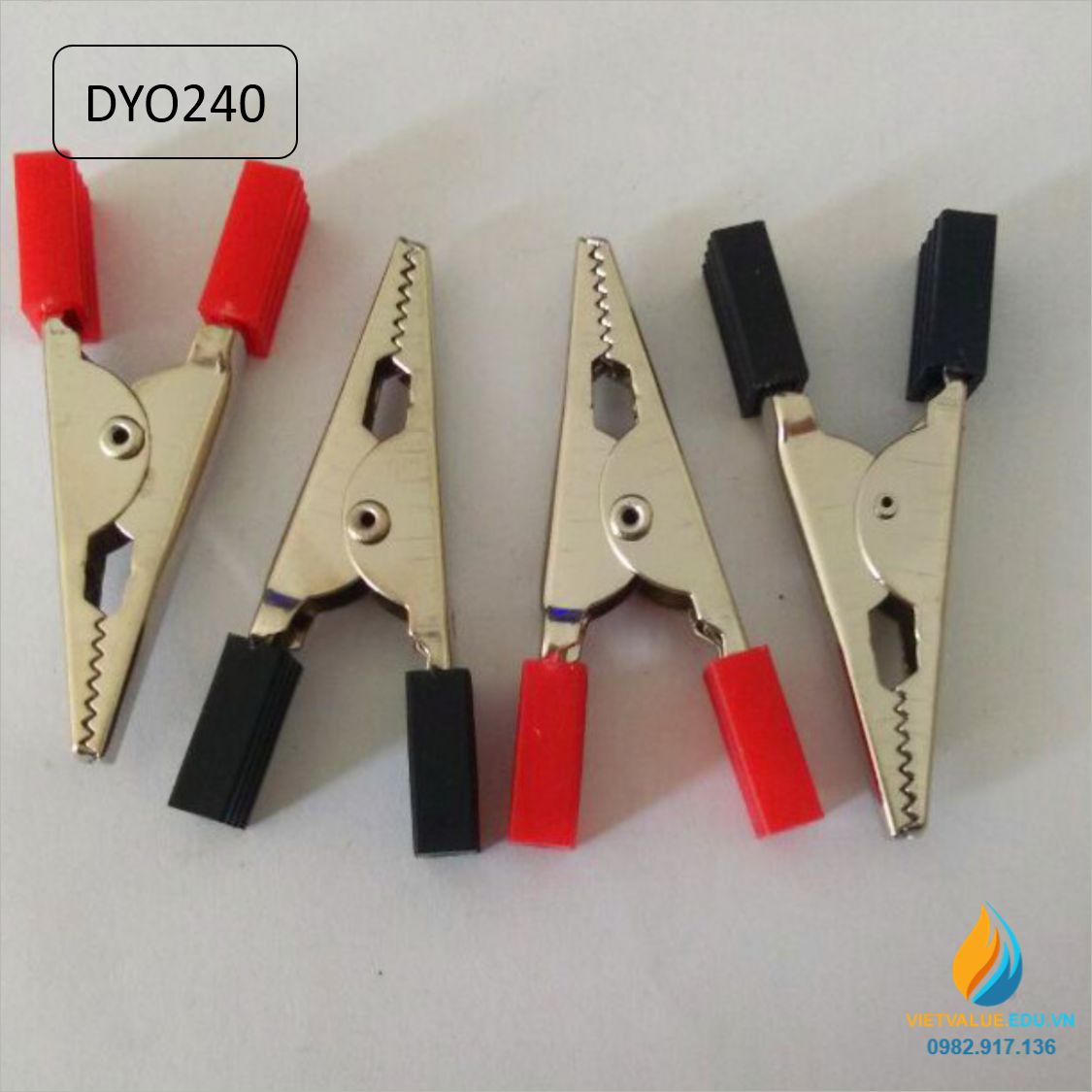 Kẹp cá sấu DYO240 có điểm nối dây để hở, chất liệu hàm kẹp đồng mạ niken, độ mở 35mm