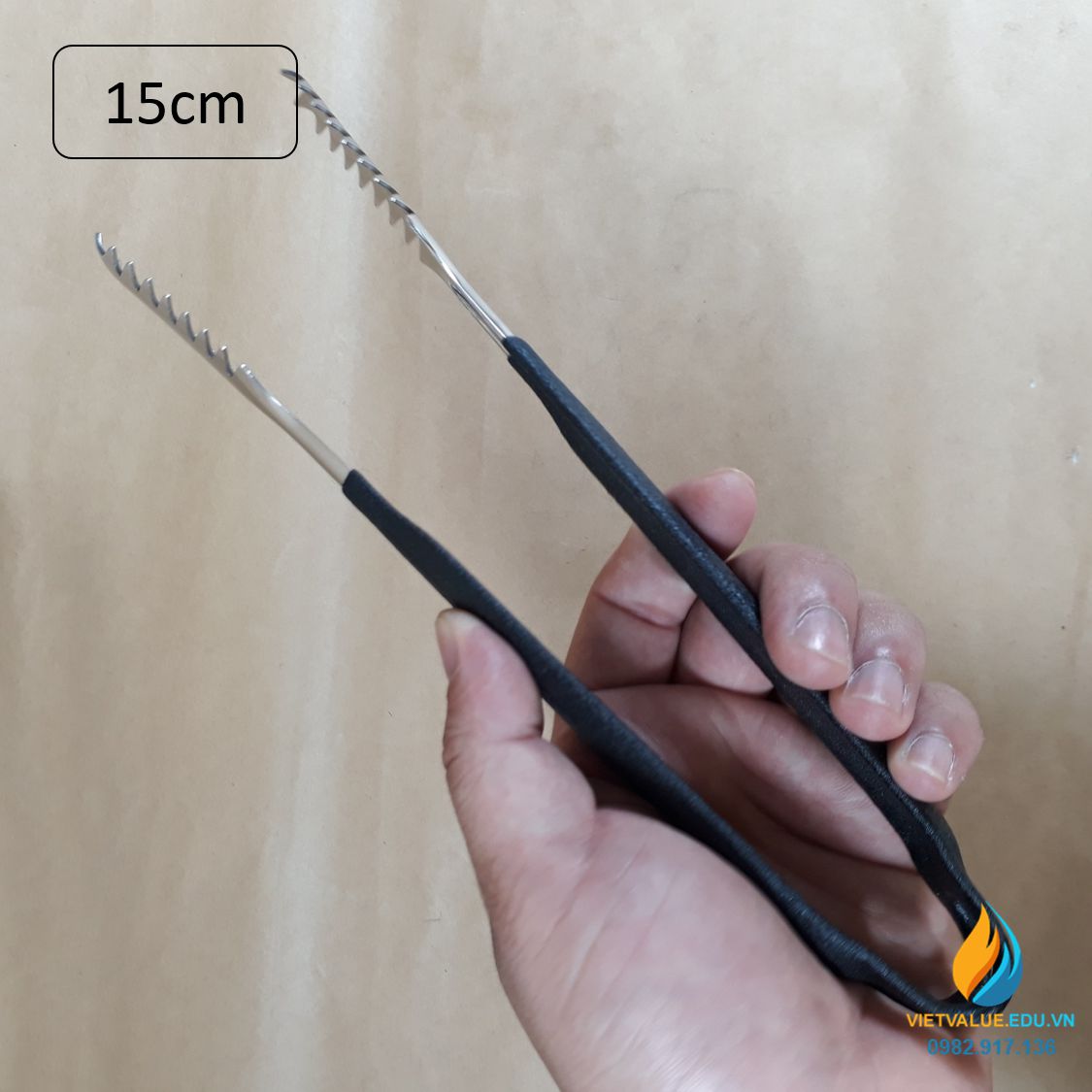 Kẹp gắp đá, dụng cụ thực hành stem cho học sinh