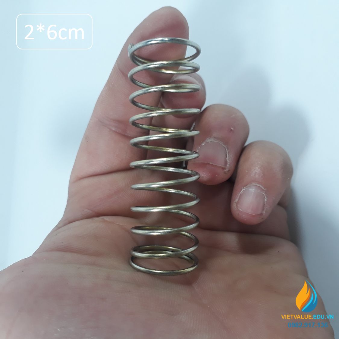 Lò xo thí nghiệm định luật Húc, bằng thép đường kính 2cm, chiều dài tự nhiên 6cm