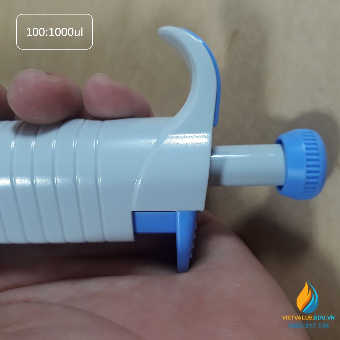 Micropipette Biologix Mỹ, phạm vi bơm hút từ 0 đến 1000ul, độ chính xác cao