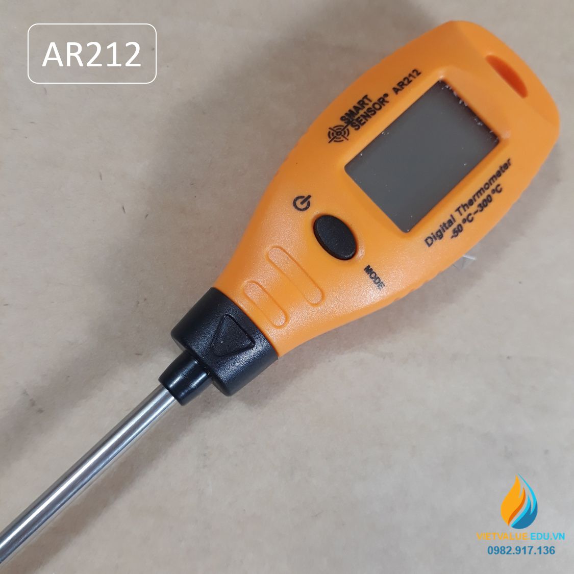 Nhiệt kế que điện tử AR212 phạm vi đo từ - 50 đến 300 độ C, hiển thị LCD độ chính xác cao