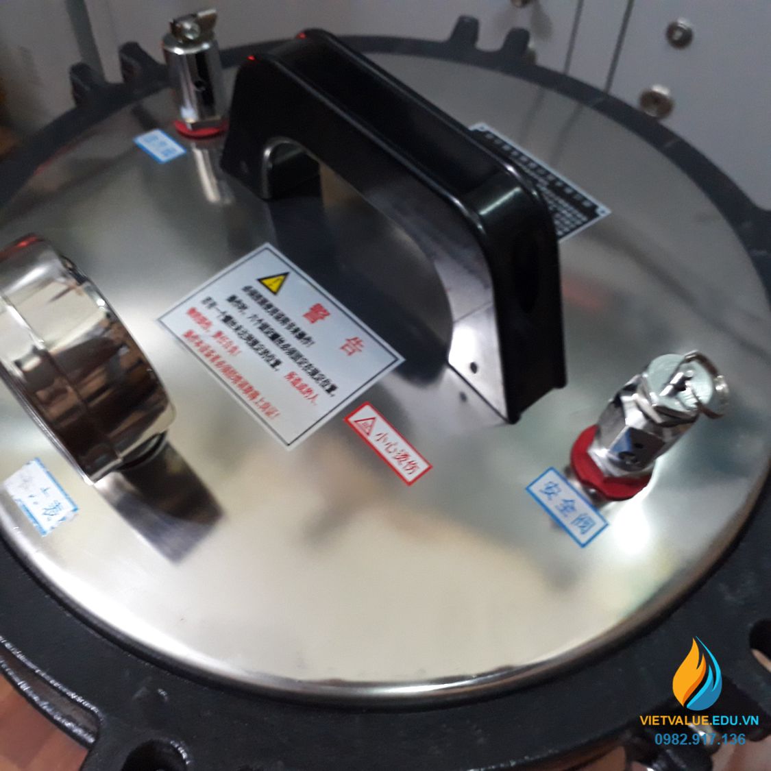 Nối hơi tiệt trùng áp suất cao, dùng điện màn hình LCD chỉnh nhiệt tuỳ ý dung tích 24 lít mã XFS-280CBX