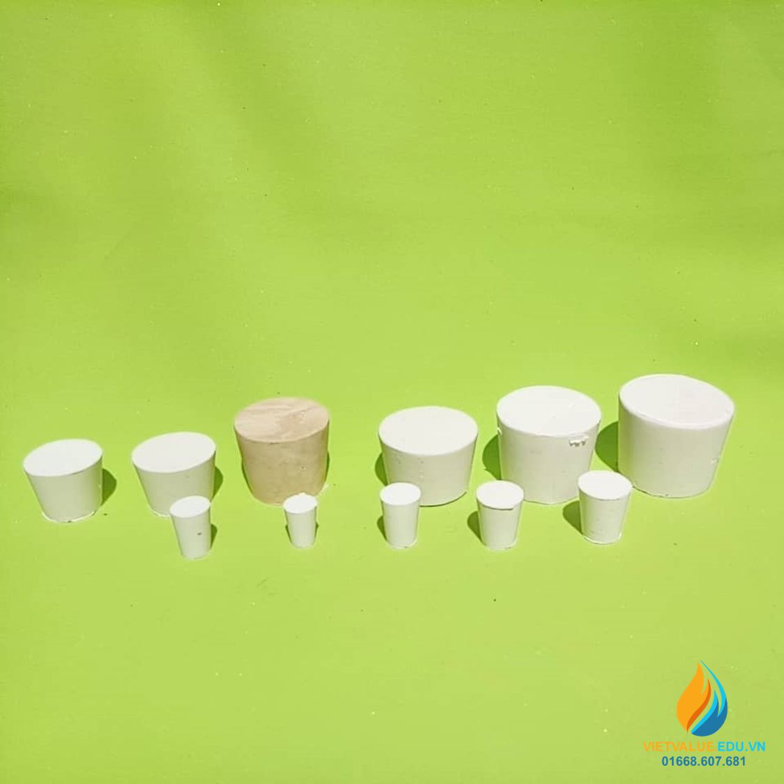 Nút cao su số 3 nắp bình,đáy lớn 23mm, đáy bé 17mm, cao 26mm
