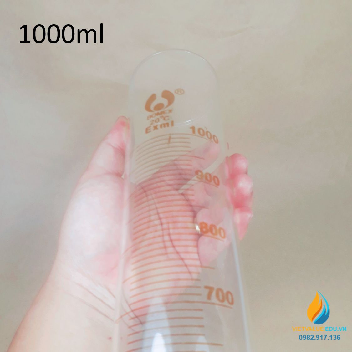 Ống đong thủy tinh chân đế có vạch chia dung tích 1000ml, hãng Bomex