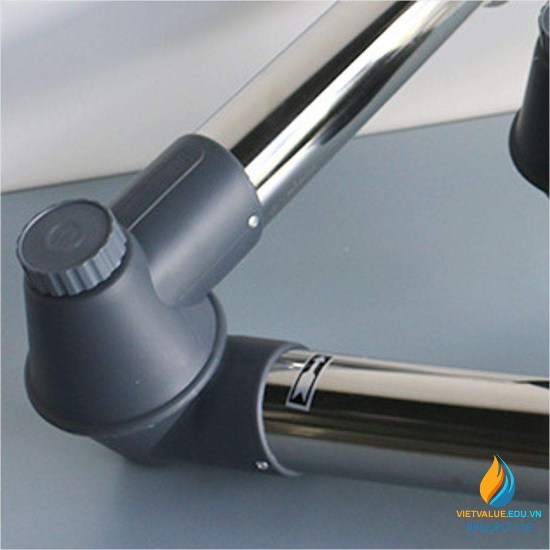 Ông xả hút bụi phổ quang bằng thép không gỉ xoay 360 độ điều chỉnh hướng