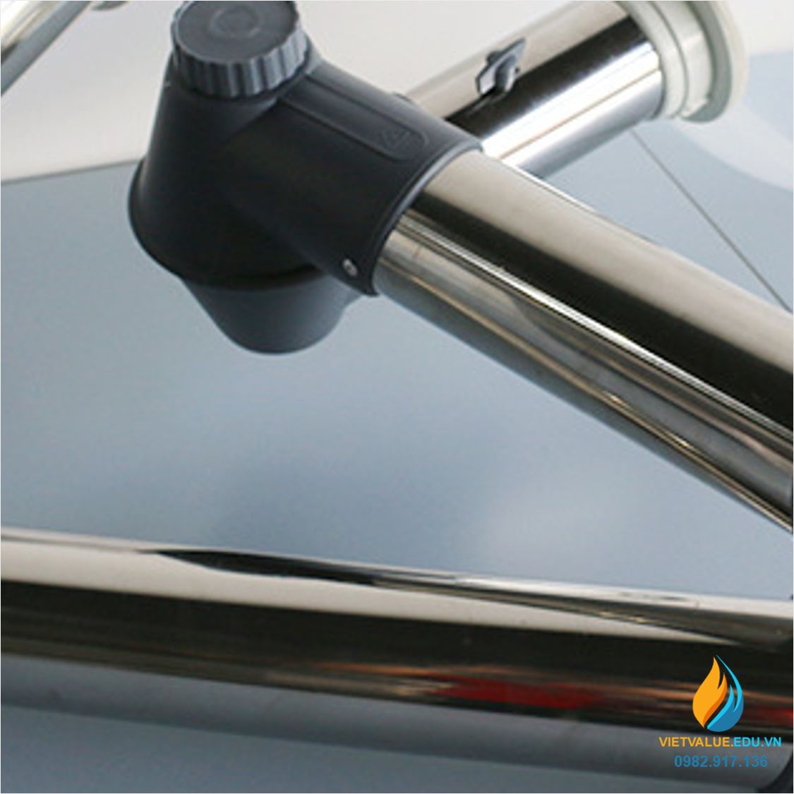 Ông xả hút bụi phổ quang bằng thép không gỉ xoay 360 độ điều chỉnh hướng