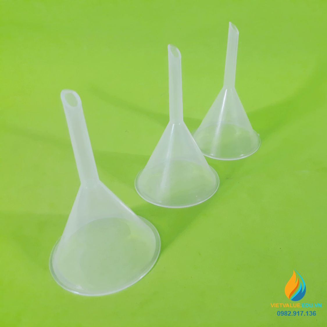 Phễu nhựa rót hóa chất, đường kính miệng 60mm