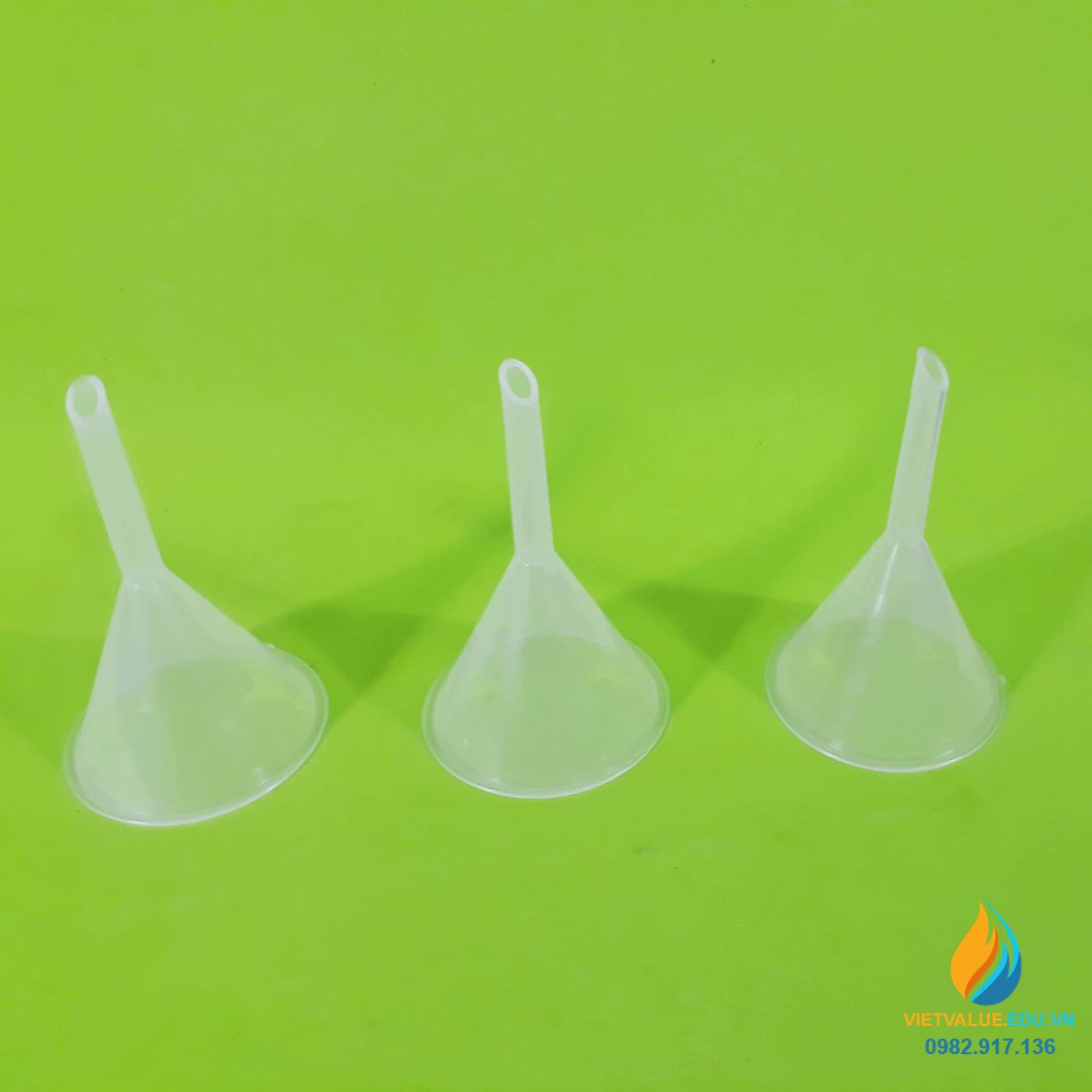 Phễu nhựa rót hóa chất, đường kính miệng 60mm