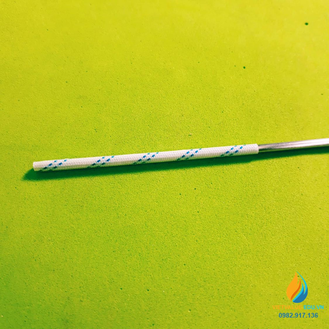Que cấy vi sinh phòng thí nghiệm, dài 25 cm