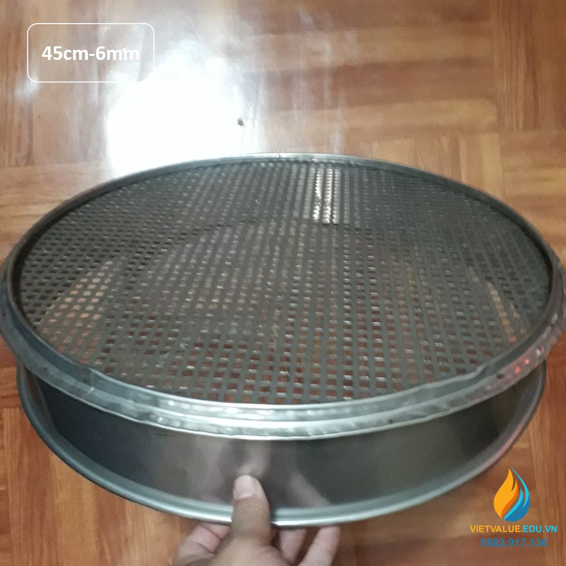 Sàng rây tiêu chuẩn đường kính 45cm, lỗ vuông 6mm, chất liệu inox không gỉ, lỗ đúc