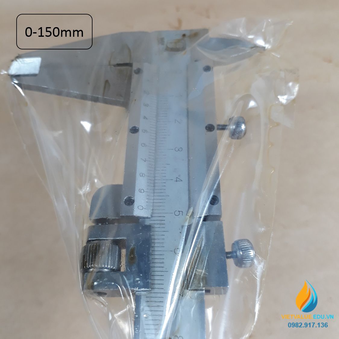 Thước kẹp đo đường kính ngoài phạm vi từ 0-150mm, giá trị đọc 0.02mm, chất liệu thép cacbon