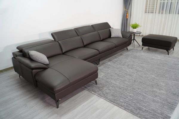 Nội thất phòng khách sang trọng tại Nội thất Mê Linh - Sofa và bàn trà nhập khẩu