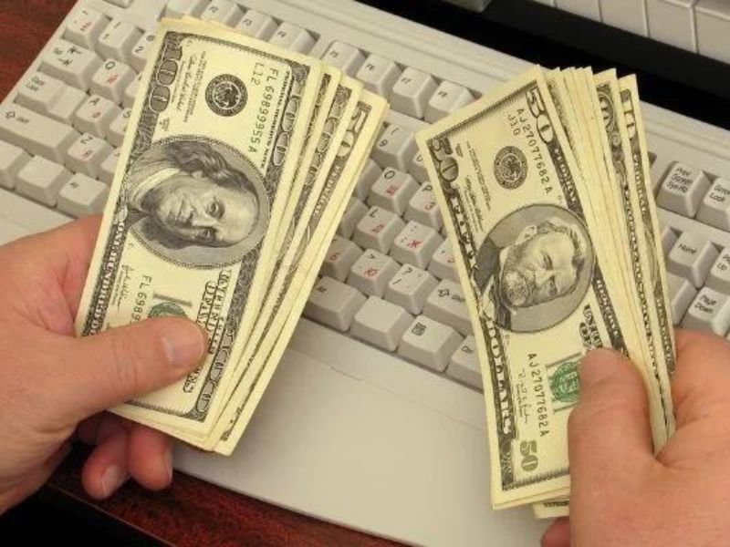 Vận tải biển thường được quy định bằng Đô la Mỹ