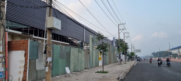 Cho thuê cửa hiệu, showroom lô góc hai mặt tiền.