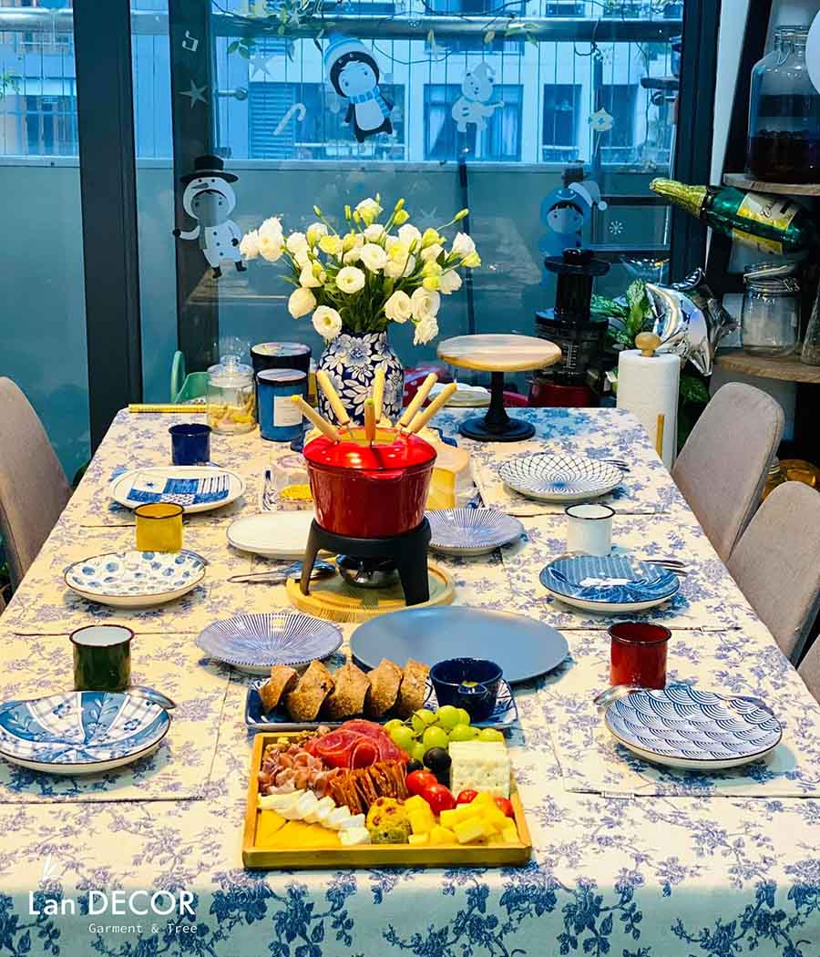 meo-lam-sach-khan-trai-ban