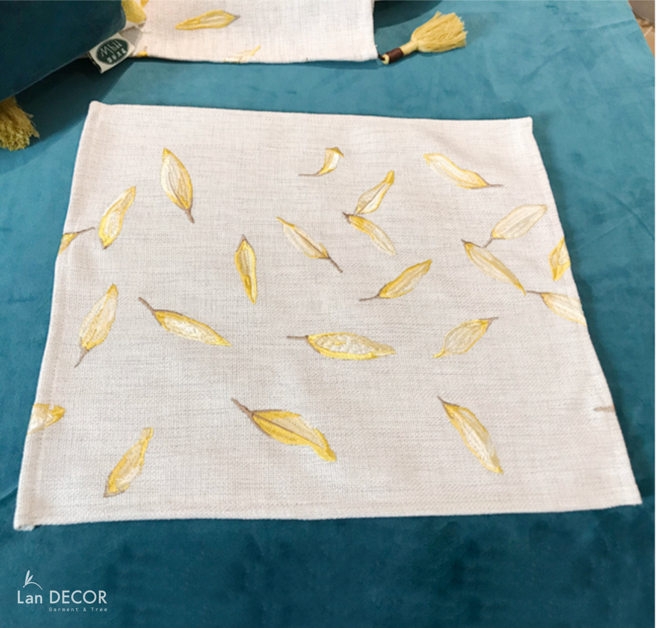 khăn-lot-ban-an-dep