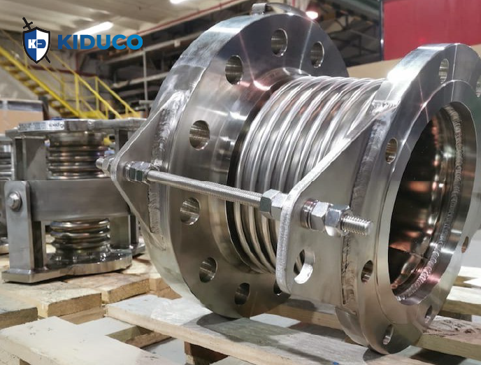 ống bù trừ giãn nở nhiệt