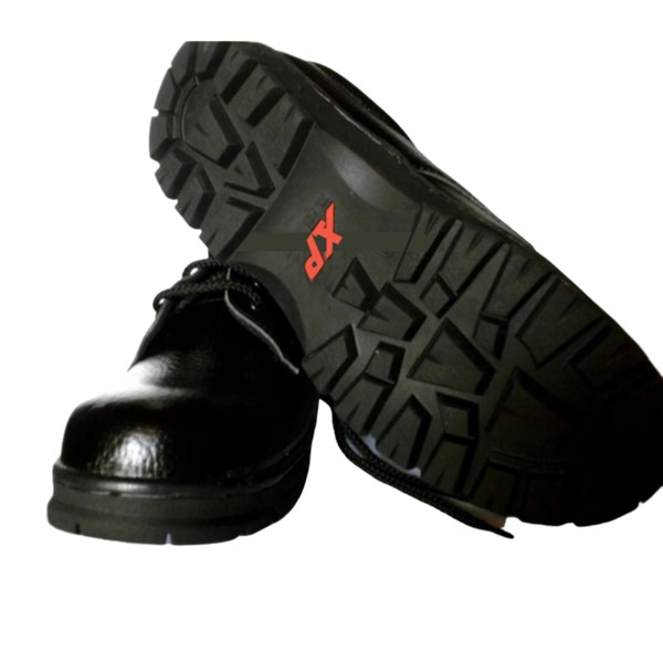 Vì sao nên lựa chọn giày XP đế đỏ trong 20 mẫu giày bảo hộ công trình giá rẻ ?