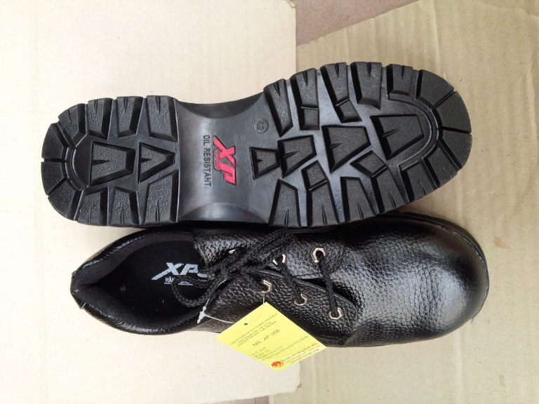 Hướng dẫn sử dụng giày bảo hộ XP bảo hộ lao động đế đỏ