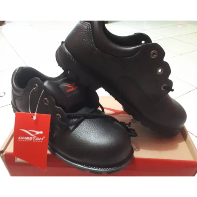 Giày bảo hộ mũi sắt, đế sắt