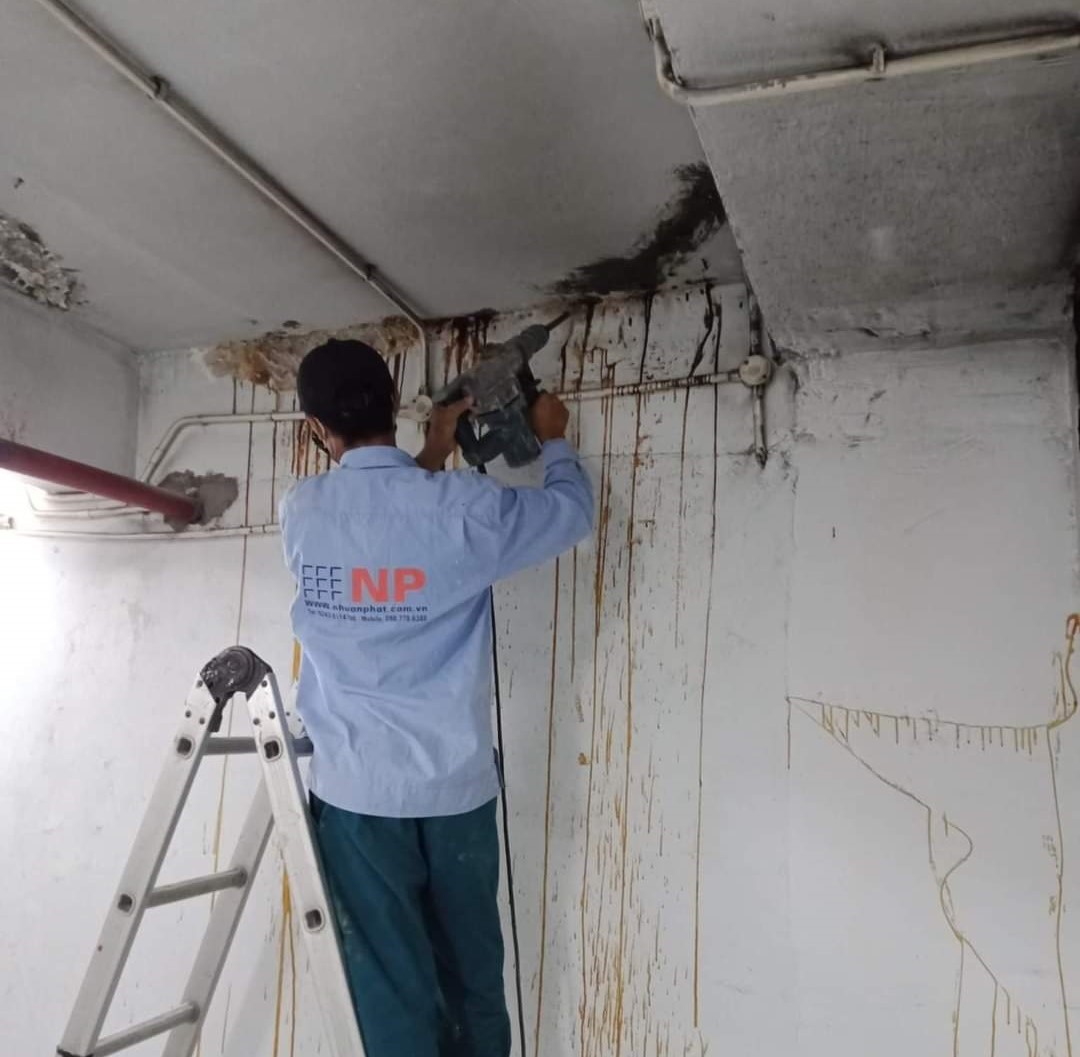 chong-tham-vet-nut-be-tong