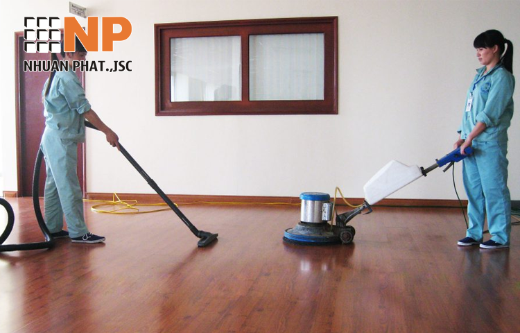 thuan-tien-voi-dich-vu-tong-ve-sinh-don-dep-nha-cua-uy-tin-gia-re-1