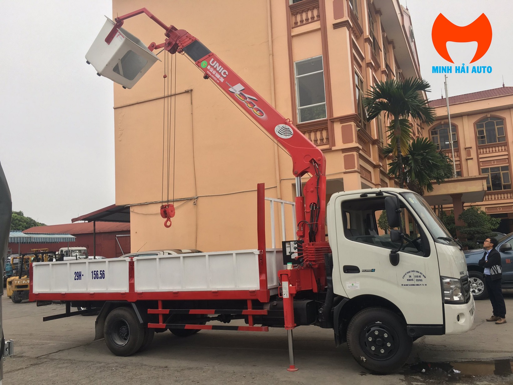 Hino XZU gắn cẩu Unic 3 tấn