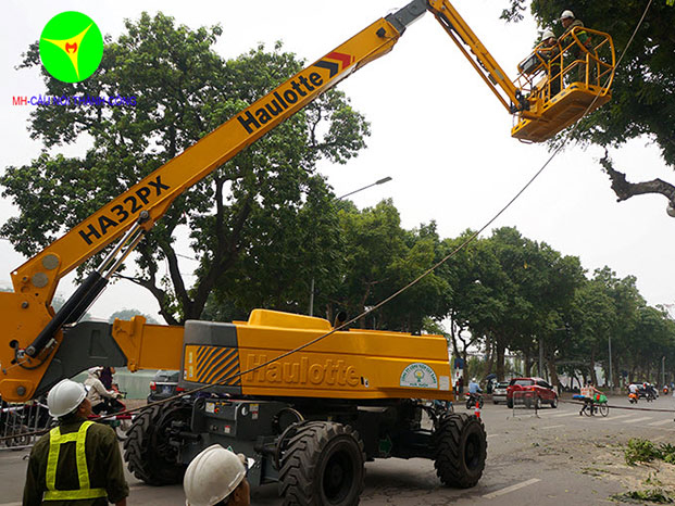 xe nâng người 32m haulotte