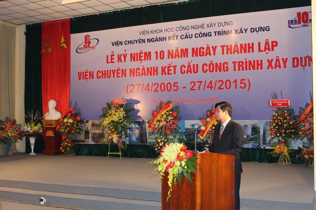 Ảnh: Phó Viện trưởng Trần Bá Việt phát biểu chúc mừng tại lễ kỷ niệm