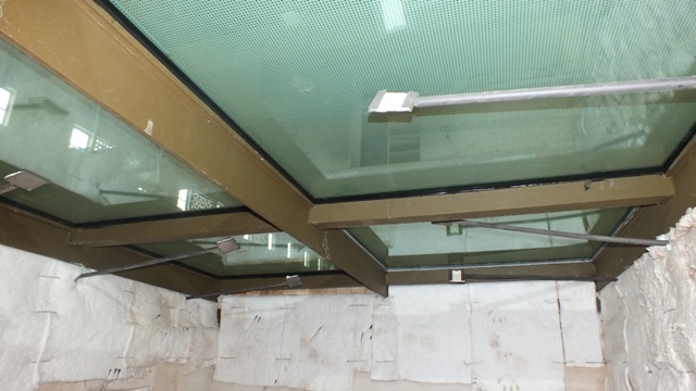 Ảnh 1: Cấu tạo mẫu thử chụp từ phía trong lò thí nghiệm