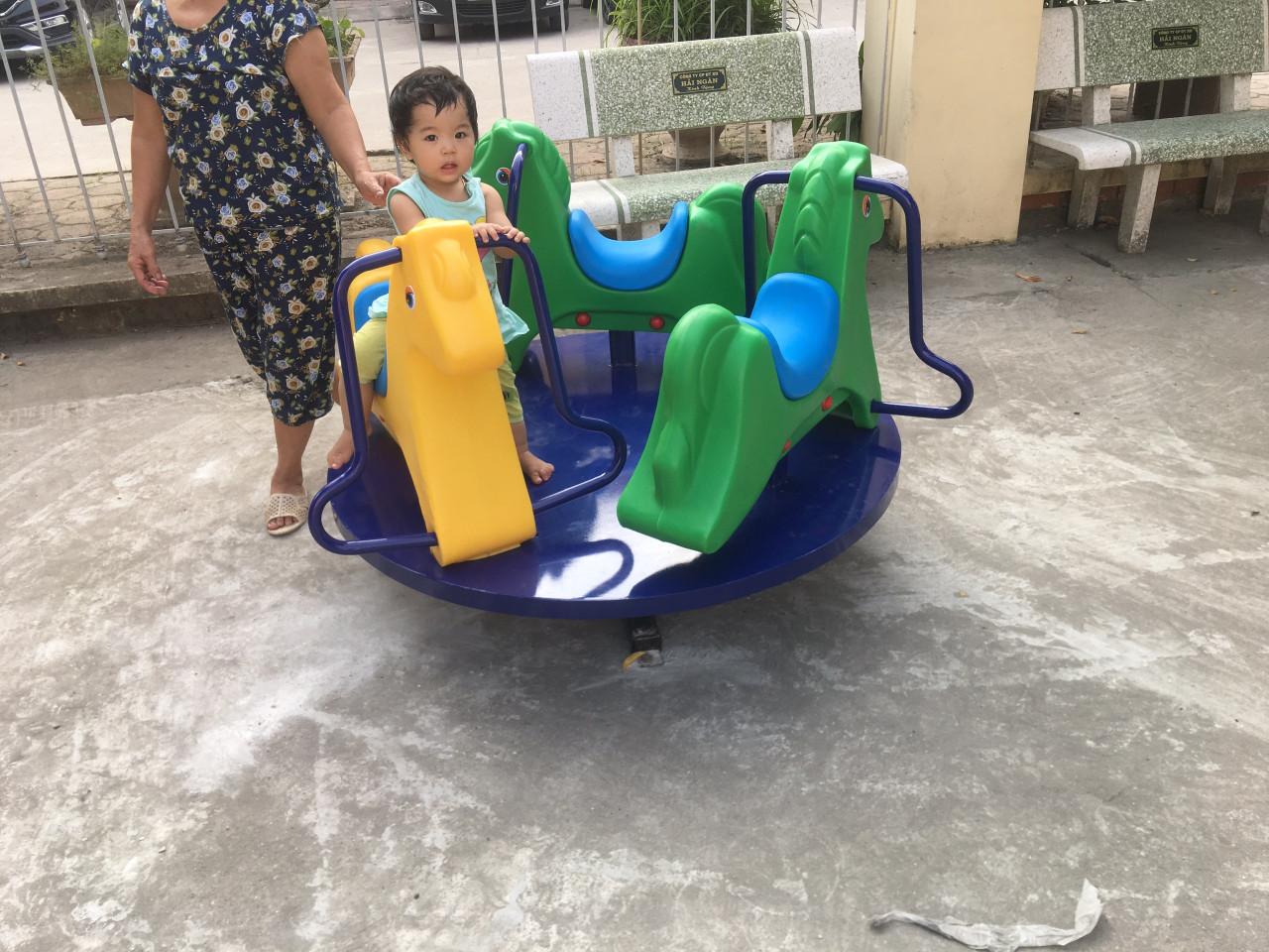 Mâm quay con giống