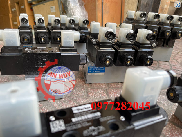 Cụm van điện trên đế van AHCMC-MN-ĐNM38.04.08-M35 Parker