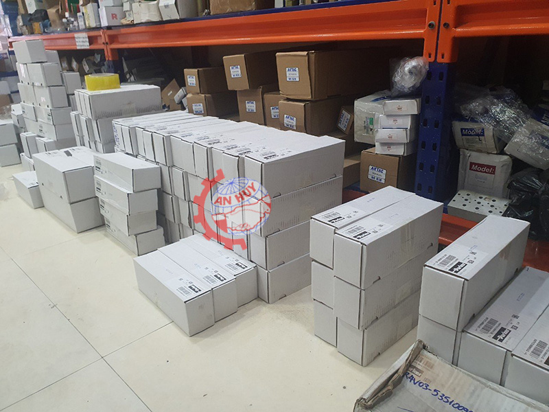 van-dieu-khien-Parker