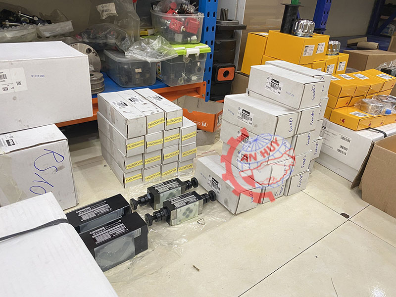 van-gat-tay-thuy-luc-parker