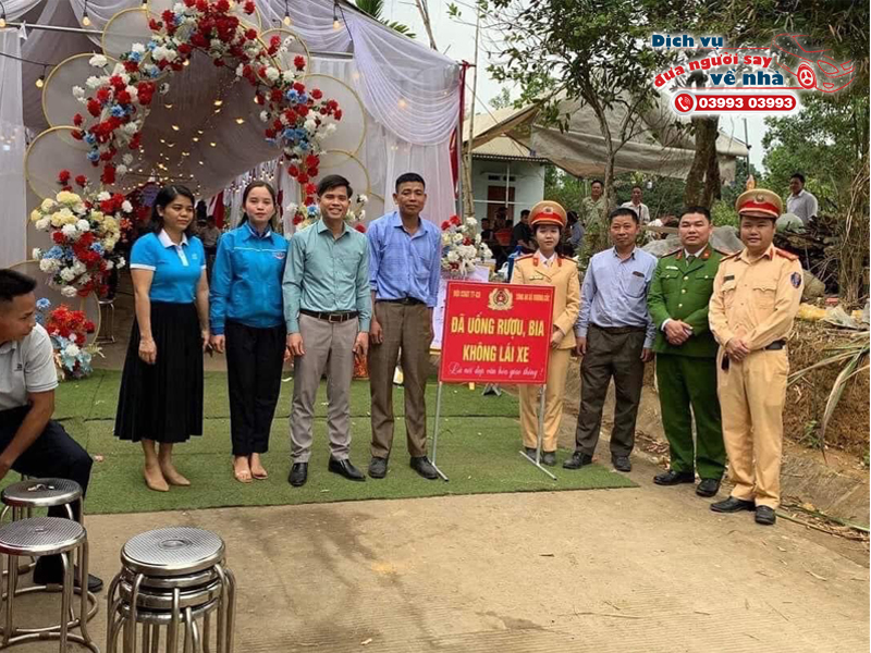 văn minh lái hộ xe đưa người say về nhà