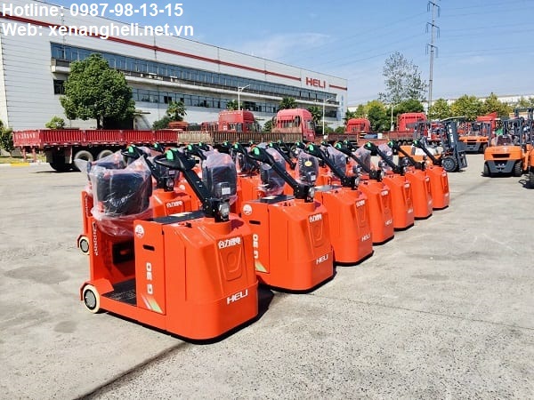 Bàn giao lô xe kéo điện đứng lái 3 tấn cho nhà máy Vinfat