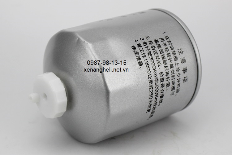 Lọc diesel Xinchai 4DX27G31 lắp trên xe nâng Heli