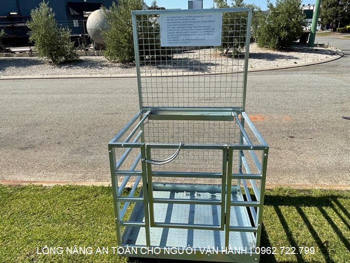Lồng nâng an toàn cho người vận hành
