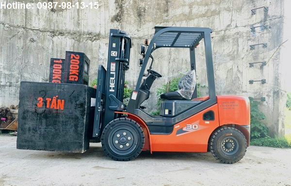 Xe nâng 3 tấn H3 series sử dụng động cơ Isuzu C240