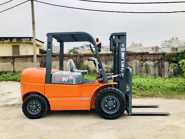 Xe nâng 5 tấn động cơ Mitsubishi S6S-230 Nhật Bản