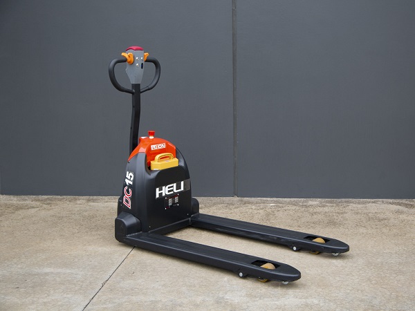 Xe nâng tay điện Lithium-ion 2 tấn tại kho Bình Minh