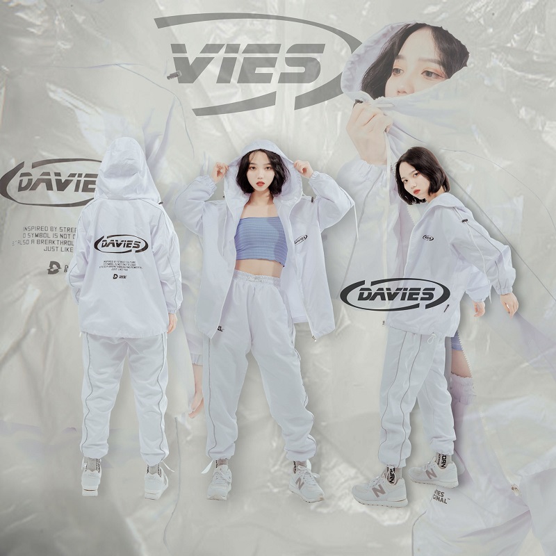 Set đồ streetwear màu trắng dành cho nữ