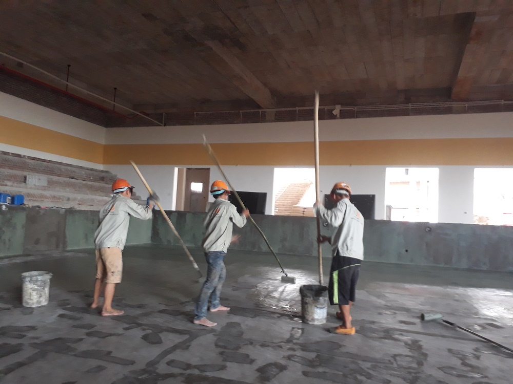 Thi công lớp Masterseal 540 thứ nhất