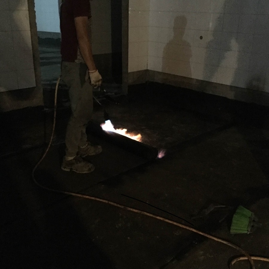 khò dán màng chống thấm cho phòng lạnh