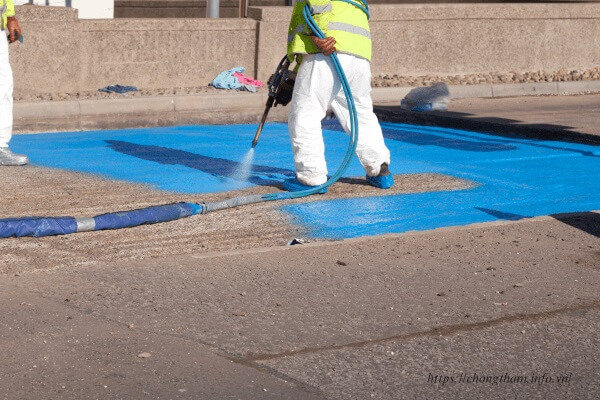 Thi công Polyurethane bằng máy phun